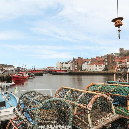The Surfers Bolt Hole Appartement Whitby Buitenkant foto